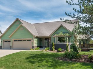 N49W17395 Sheffield Ln, Menomonee Falls, WI 53051