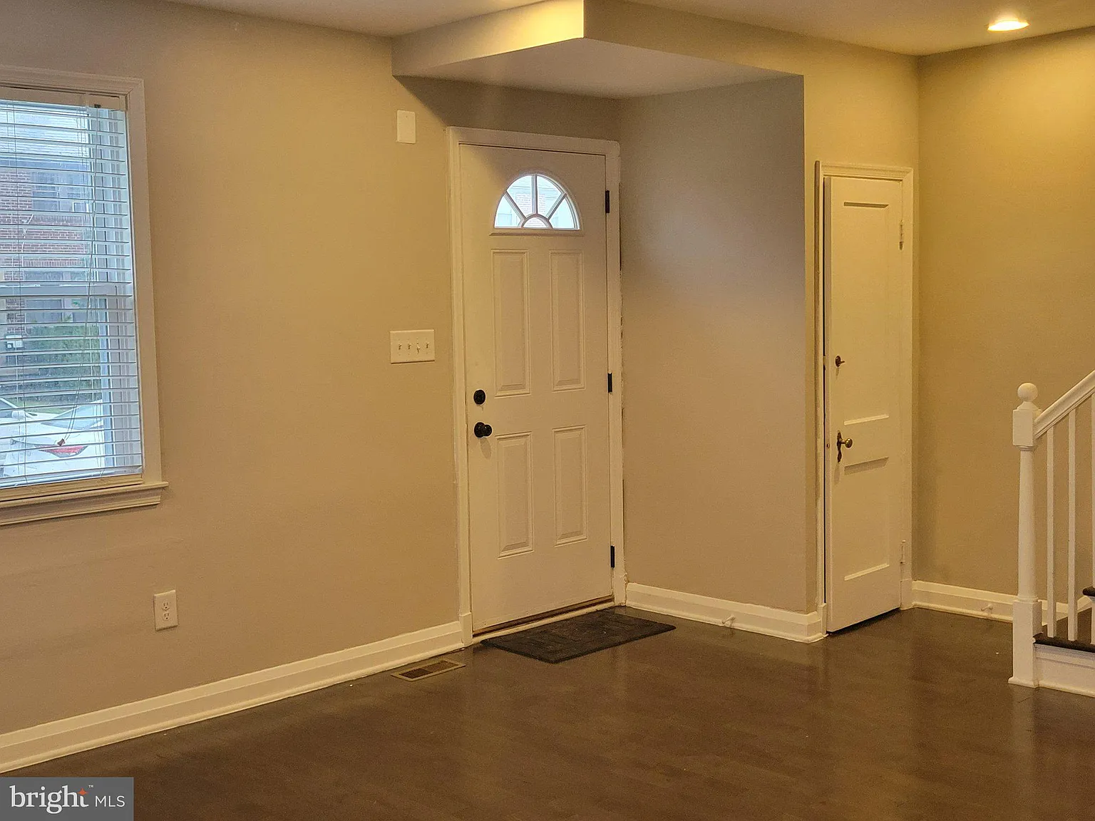 4 bed, 2.0 bath, 1844 sqft, $2,300 — Photo 4