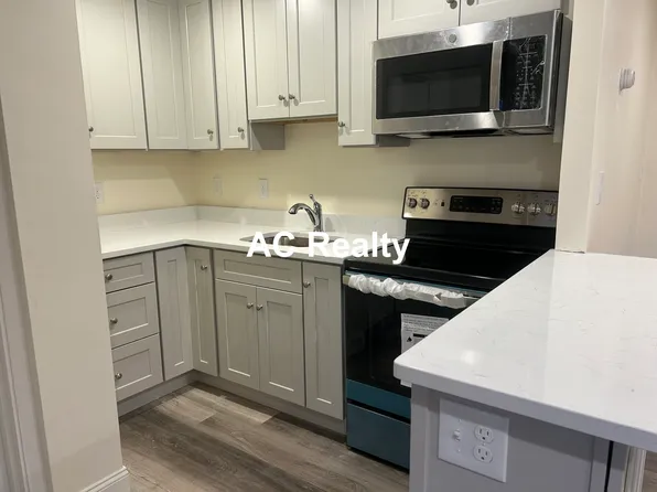 27 Minot St APT C, Reading, MA 01867
