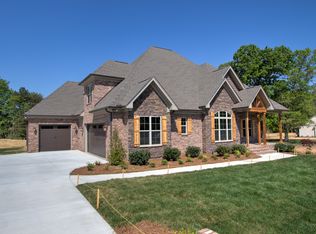 7805 Front Nine Dr, Stokesdale, NC 27357