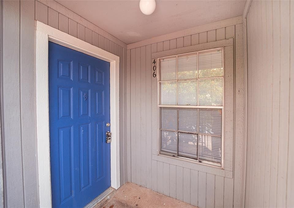 Entrance door