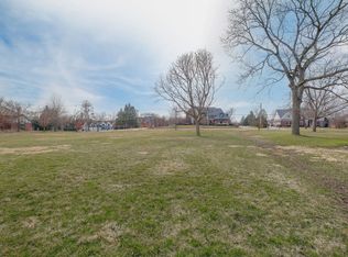 6105 S Garfield Ave, Burr Ridge, IL 60527