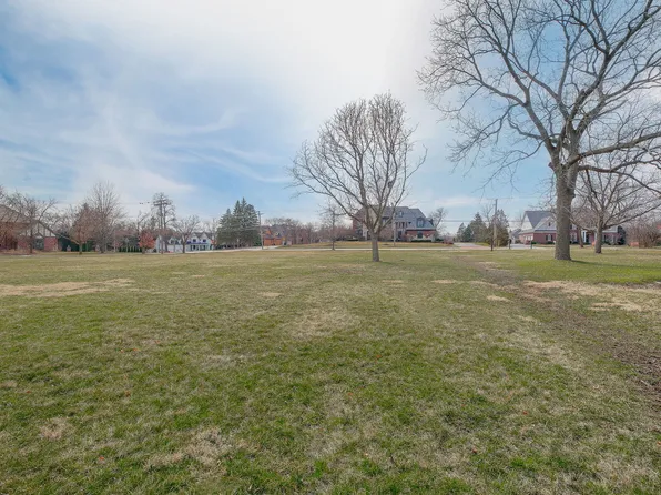 6105 S Garfield Ave, Burr Ridge, IL 60527