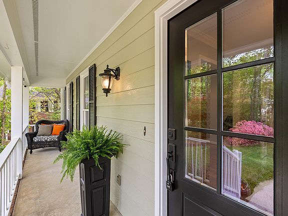 5th image of 2103 Oakcrest Ct