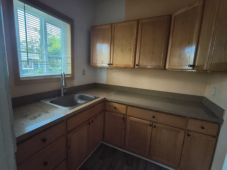 5701 Genoa St #LOWER — Photo 5