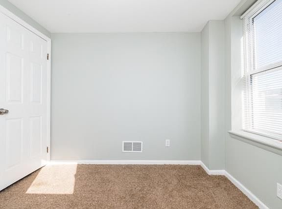 3rd image of 220 Woodlawn Ave