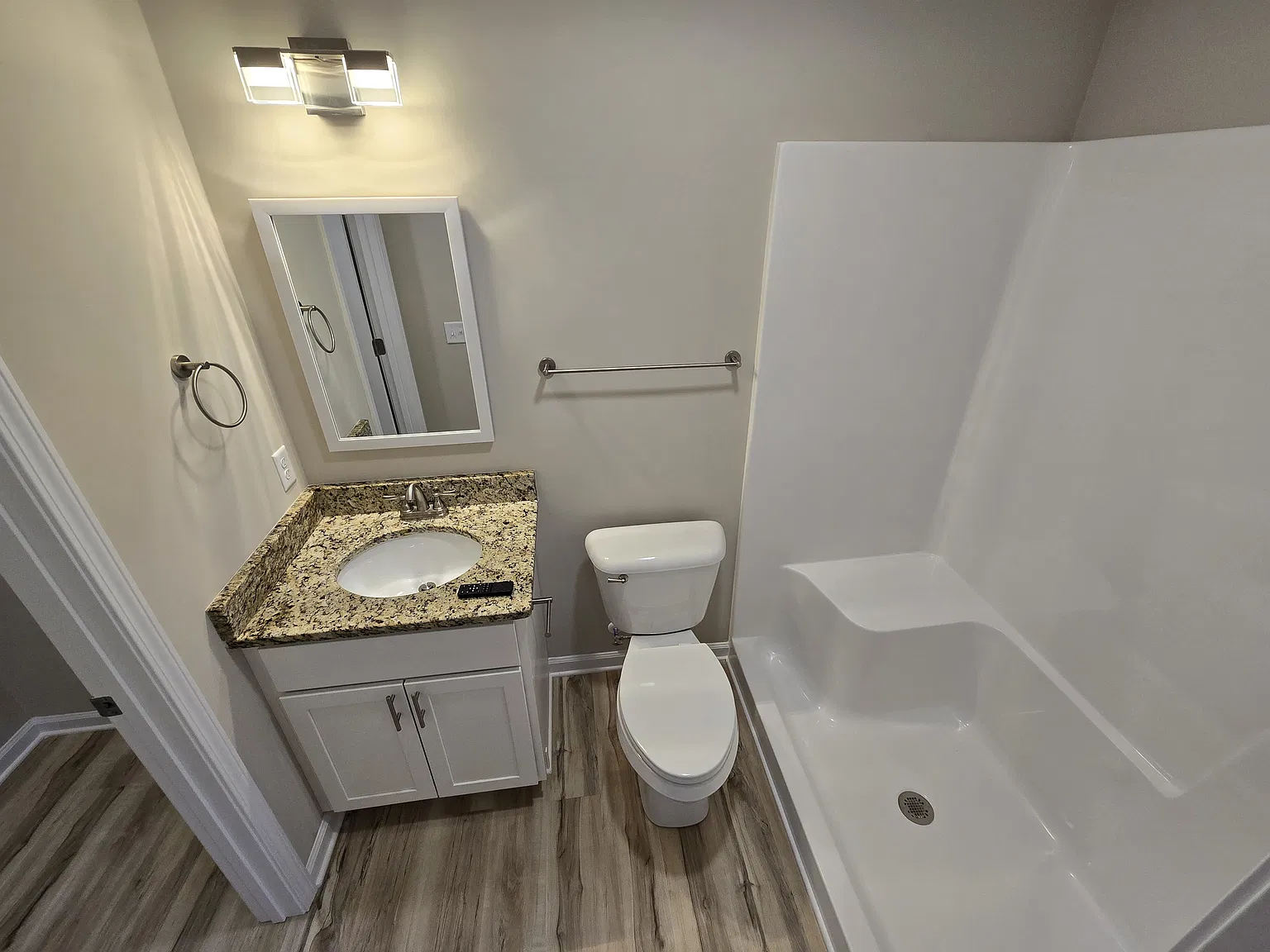 2 bed, 1000 sqft, $1,250 — Photo 3