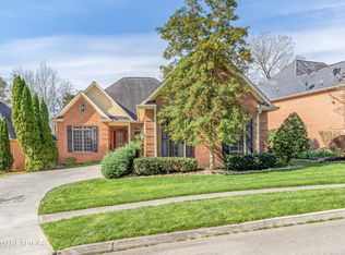 220 Skyview Dr, Lenoir City, TN 37772