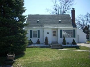 305 E 14th St, Streator, IL 61364