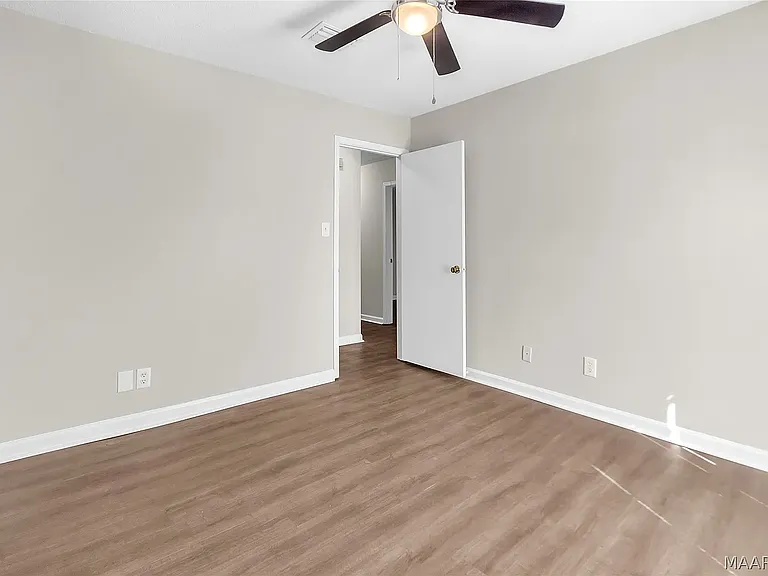 6125 Greta Pl — Photo 19