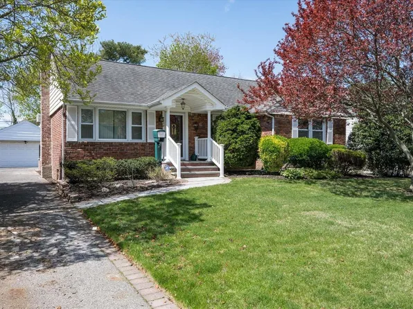 838 Alan Drive, Wantagh, NY 11793