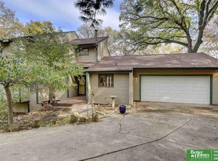 1703 Farrell Dr, Bellevue, NE 68005