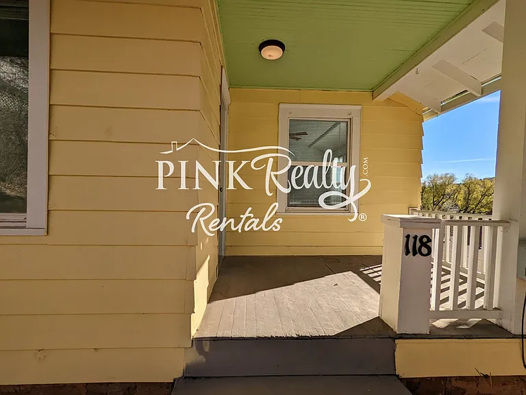 118 Lafayette Rd — Photo 2