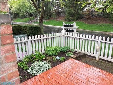5th image of 3676 Lakestone Cir