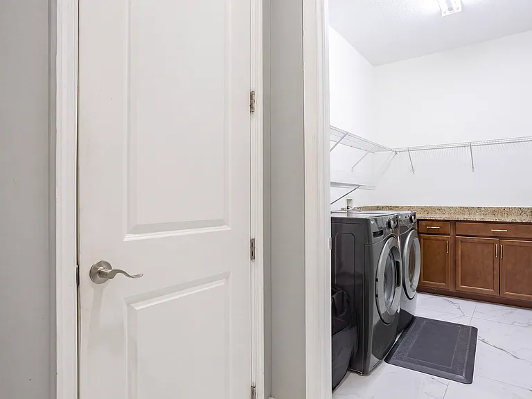 5850 Whippoorwill Cir — Photo 6