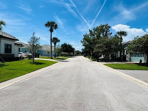 5th image of 74 LONGVIEW WAY N