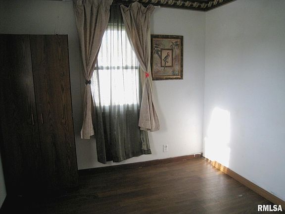 2nd image of 1305 Crosstown Ave