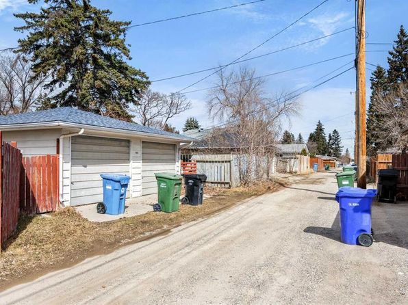 5620 W Buckthorn Rd NW, Calgary, AB T2K 2Y5
