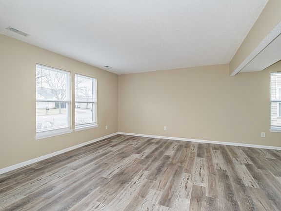 5th image of 15338 Wolf Run Ct
