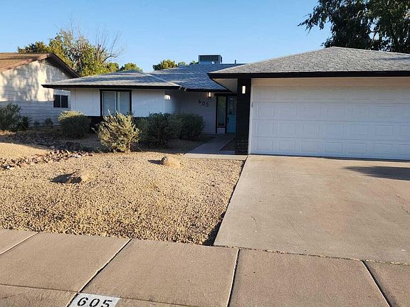 5th image of 605 E Ellis Dr