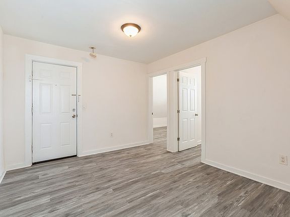 4th image of 88 Schley St #3