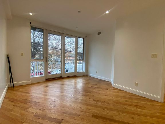5th image of 1672 E 22nd St #2A