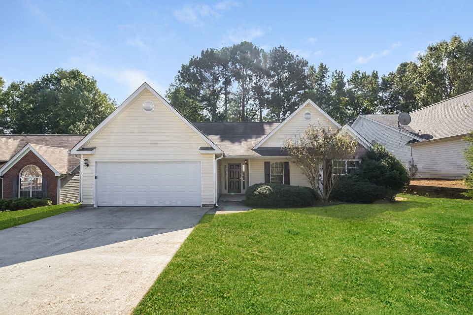 1st image of 586 Suwanee East Dr
