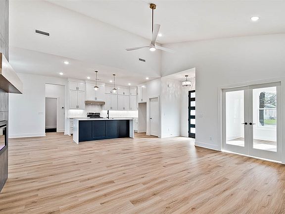 5th image of 35 Coalburn Dr