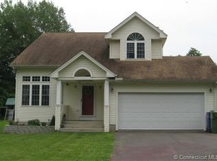 47 Clubhouse Rd, Windsor, CT 06095