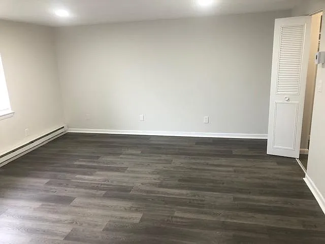 Pleasant Park Apartments — Photo 19