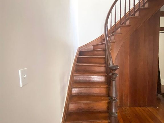 3rd image of 1220 Harmony St #2