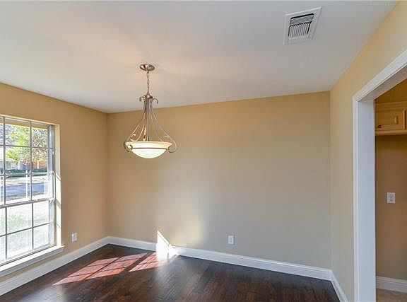 5th image of 3612 Lawndale Ave