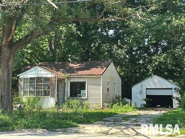 1st image of 1621 W North Grand Ave