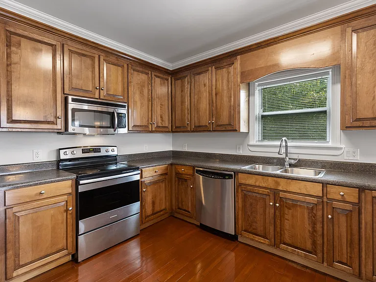 3516 Walnut Grove Ln NE — Photo 11