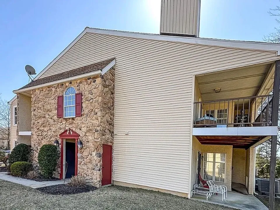 109 Valley Greene Cir