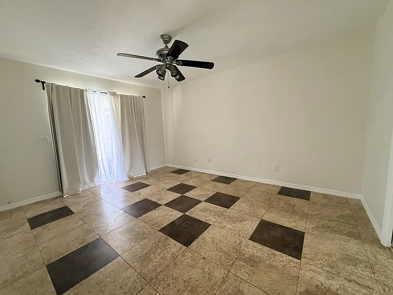 790 SE Ablett Ln — Photo 10