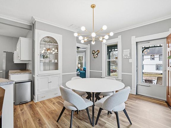 5th image of 200 Spring STREET