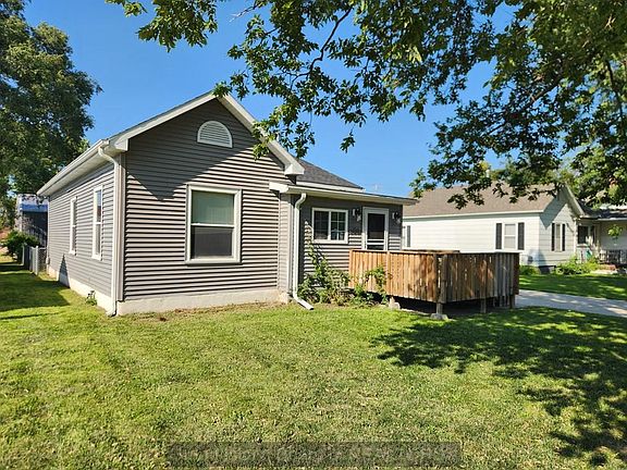 3rd image of 408 W 10th St