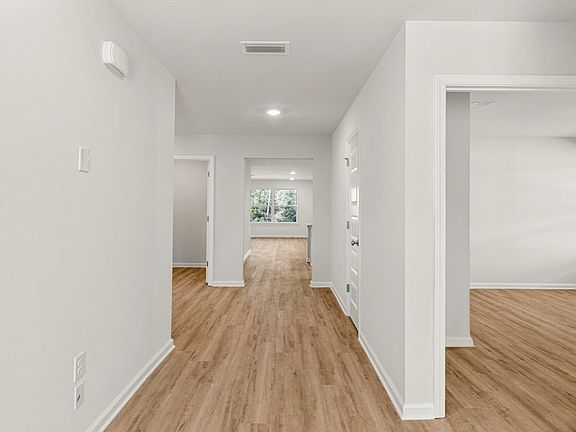 5th image of 326 Cove Ln
