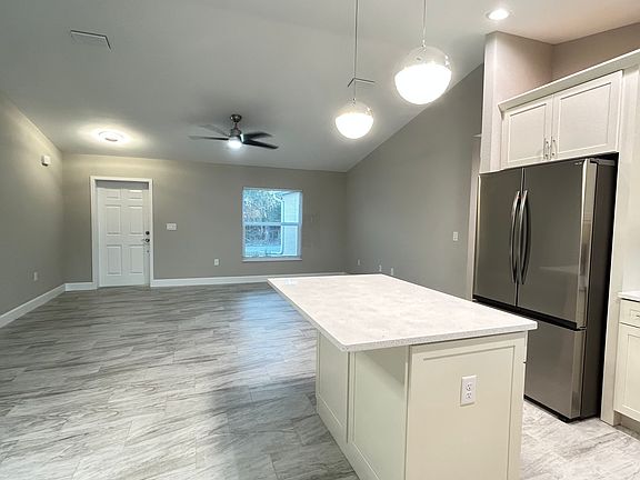 5th image of 3278 Langmaid Ave