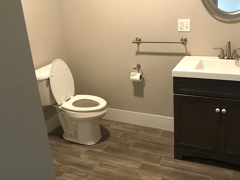 143 N Jackson St — Photo 7