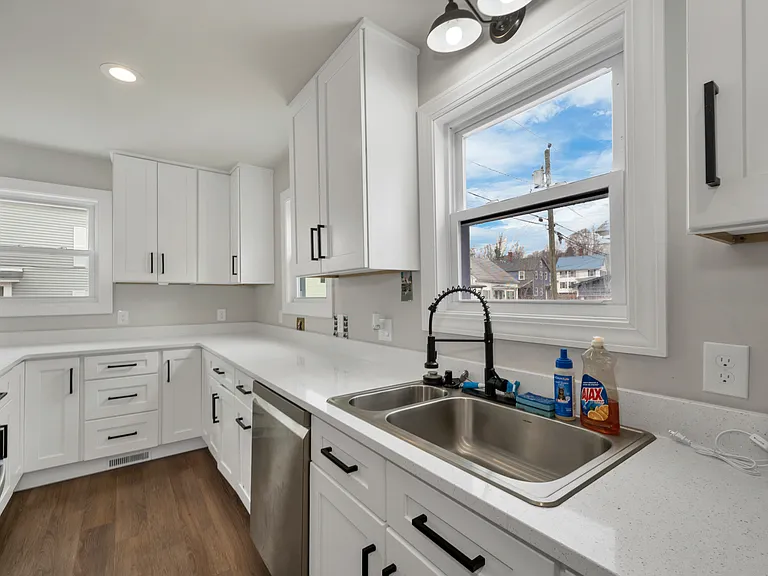 43 Franklin St — Photo 2