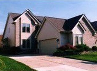 1041 1st St, Wyandotte, MI 48192