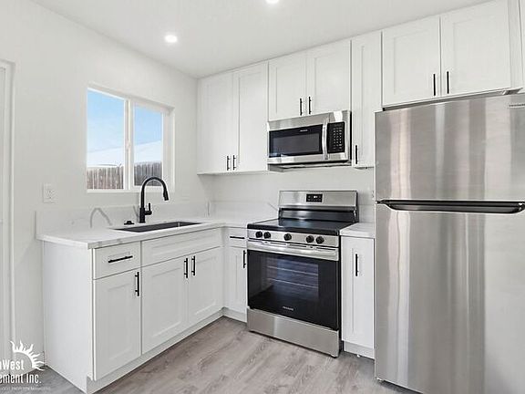 5th image of 643 W 6th Ave #649