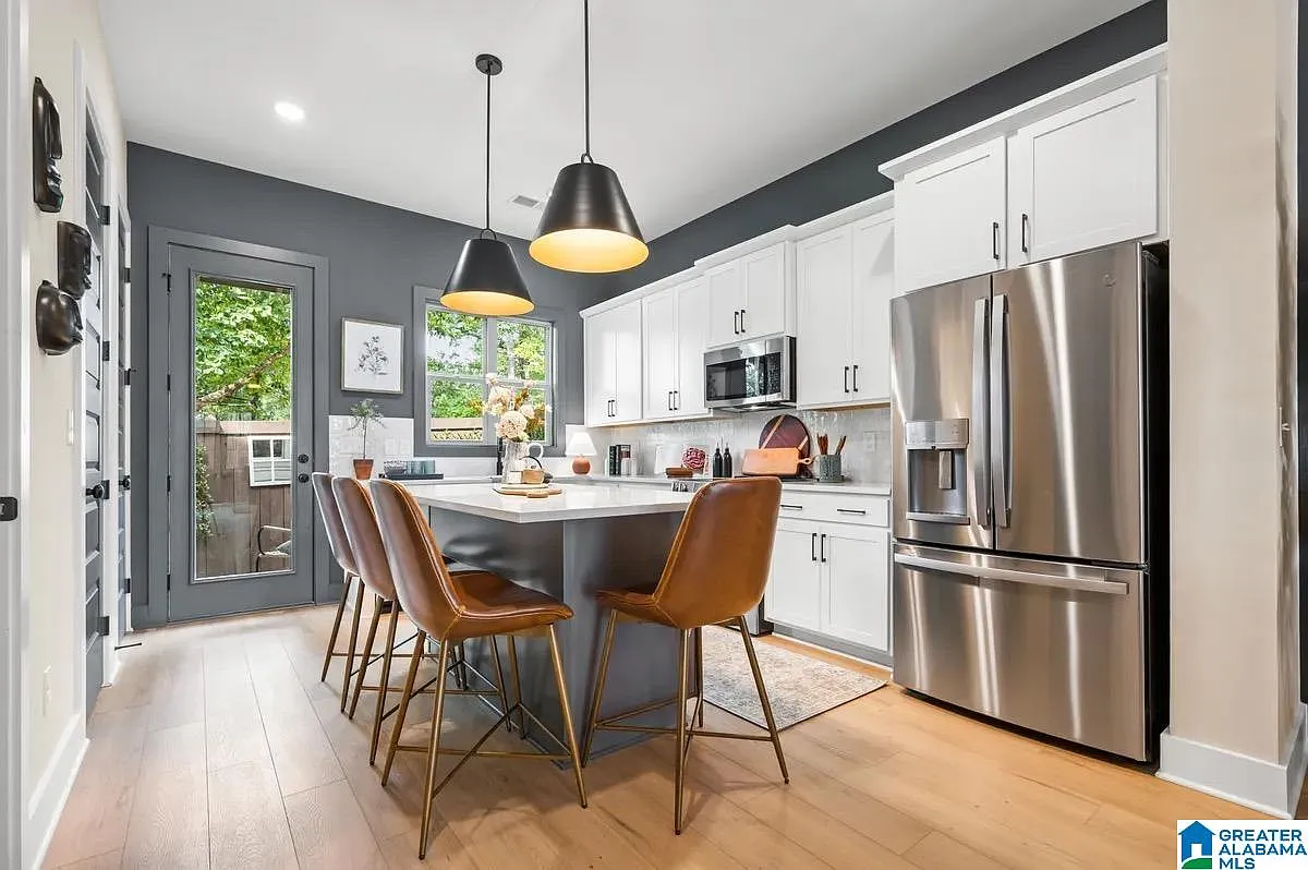 2 bed, 2.5 bath, $2,400 — Photo 1