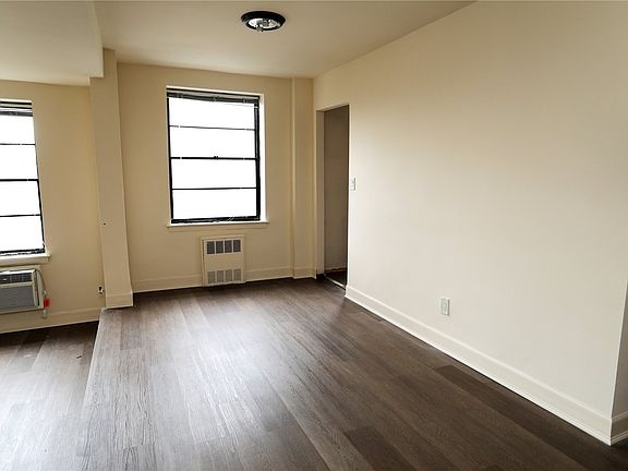 2nd image of 190 1st St #3F