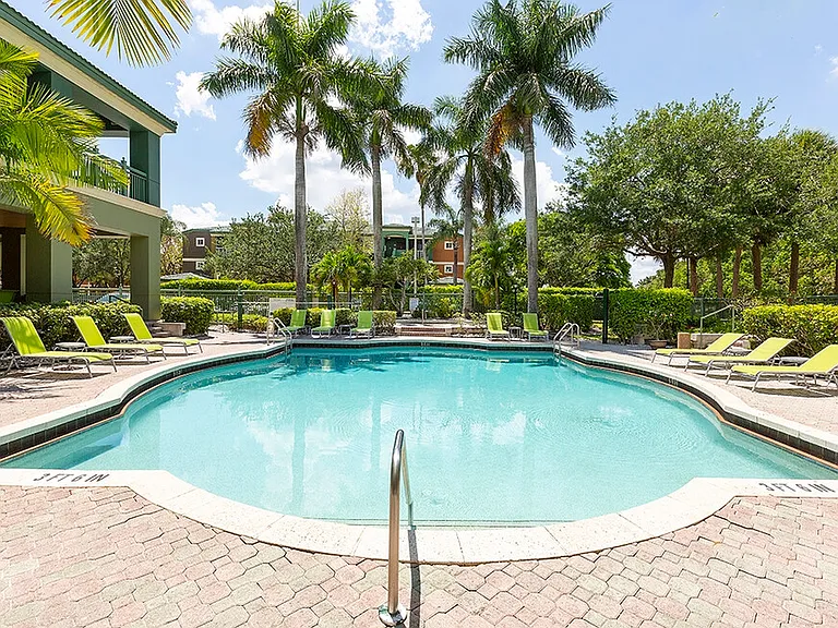Club Mira Lago Apartments — Photo 9