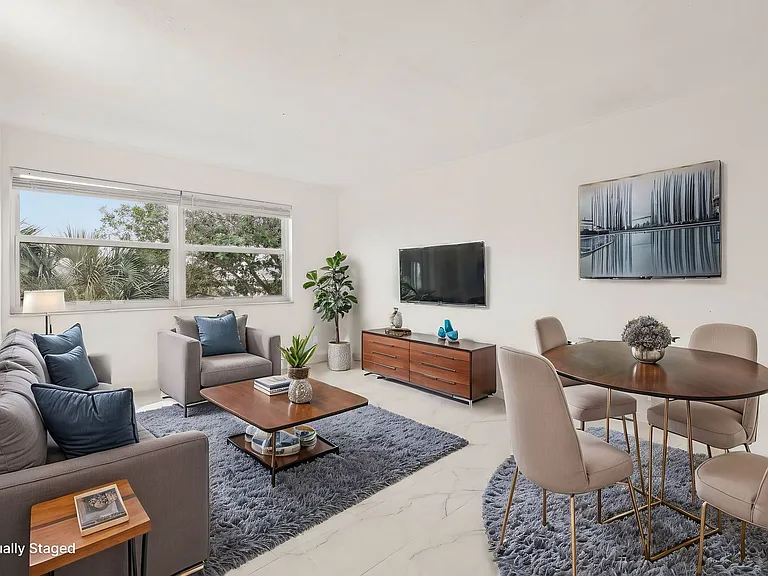 The Oaks Apartments — Photo 30