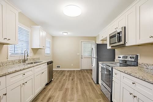 5th image of 497 Breezy Dr SW