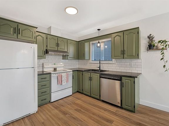 3rd image of 37 Dungarvan Street